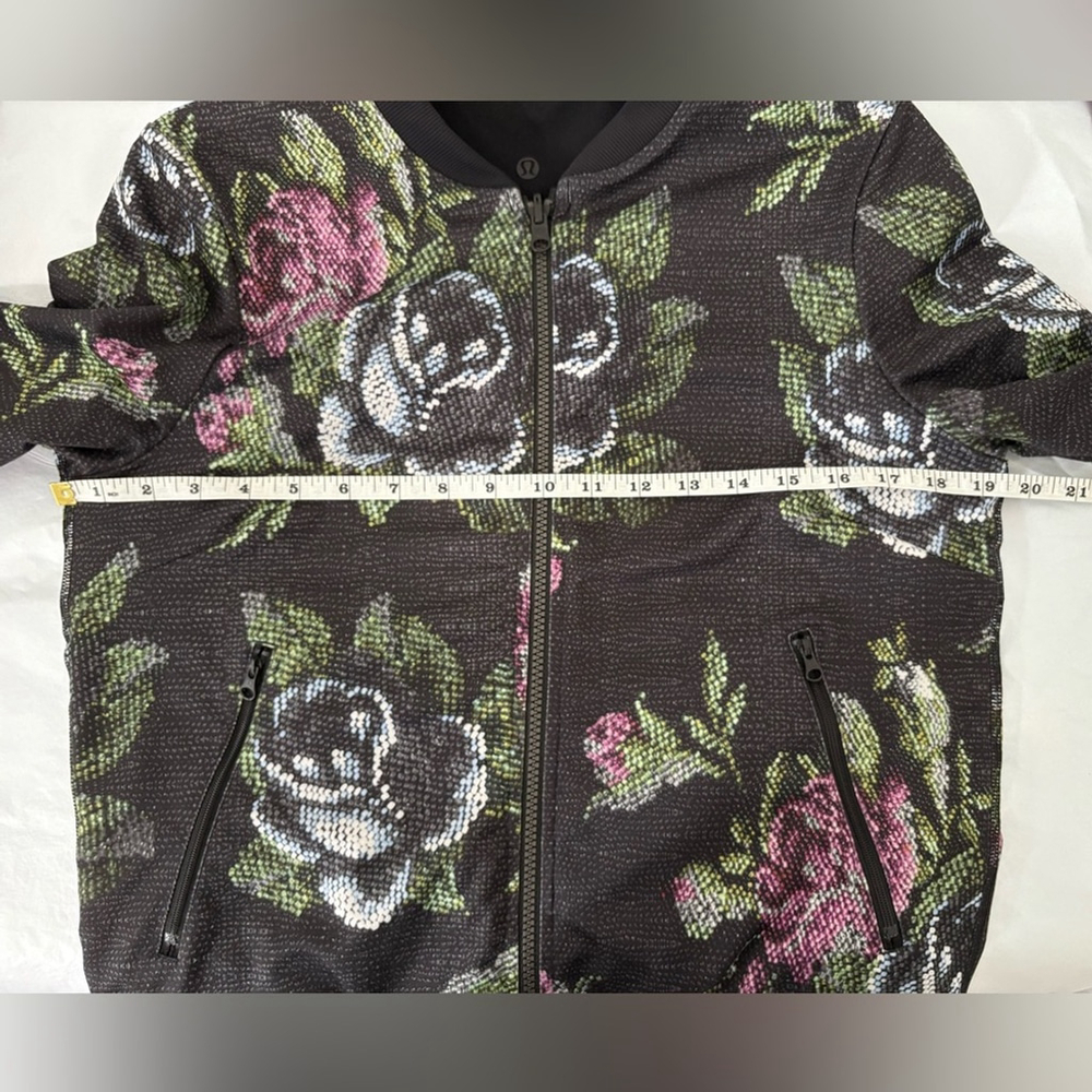 Lululemon | Party Bomb Jacket | Garden Party Smooth Silver Multi | Sz 6/8 | EUC - Picture 9 of 13
